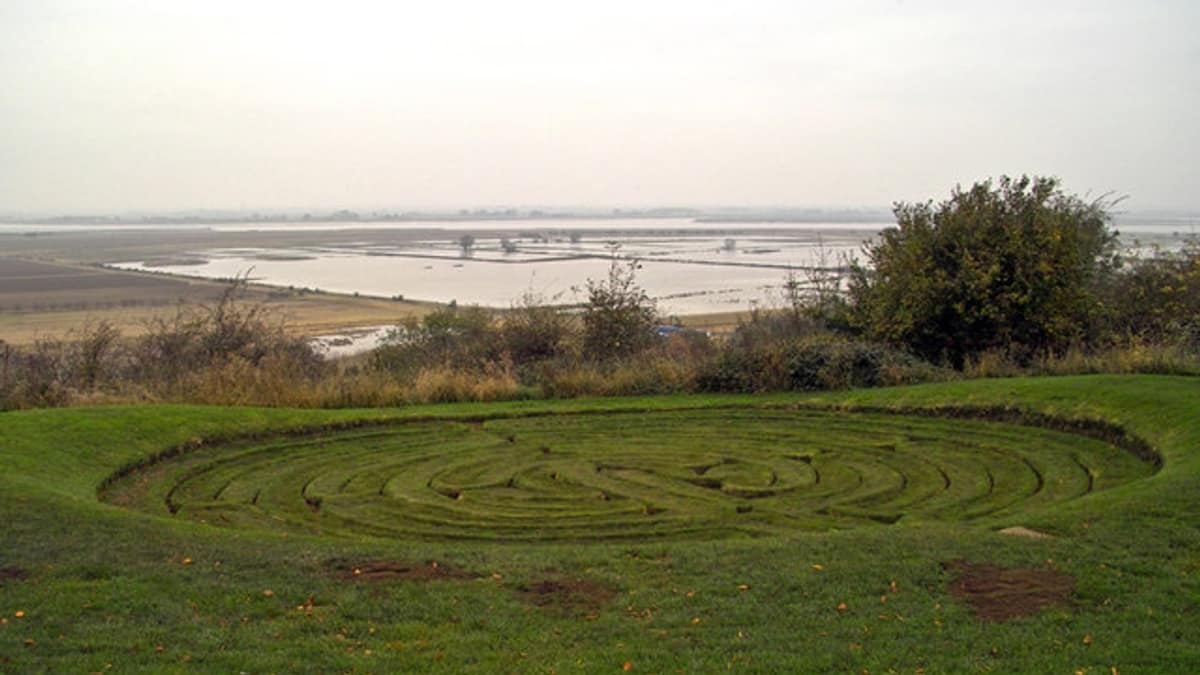 Julian's Bower turf maze, Alkborough